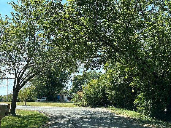 4th image of 109 Spicer Rd