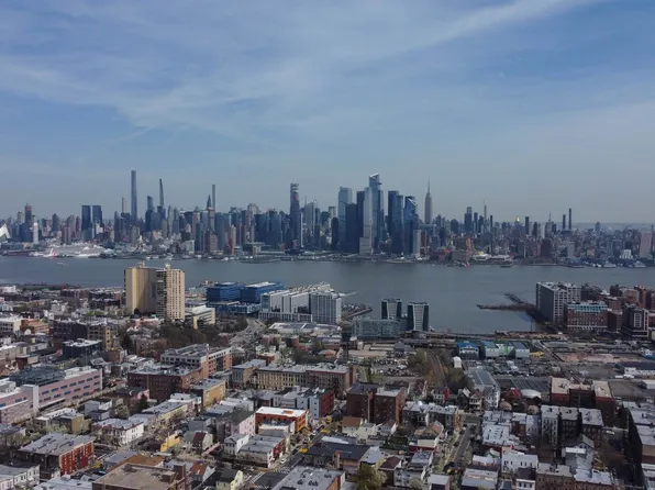 1205 New York Ave Floor 3, Union City, NJ 07087