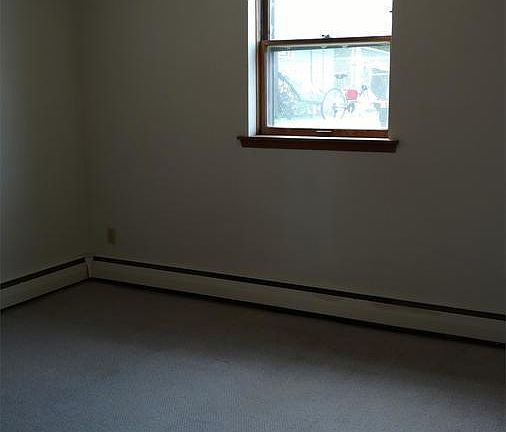 2nd image of 830 Orange Ave E APT 4