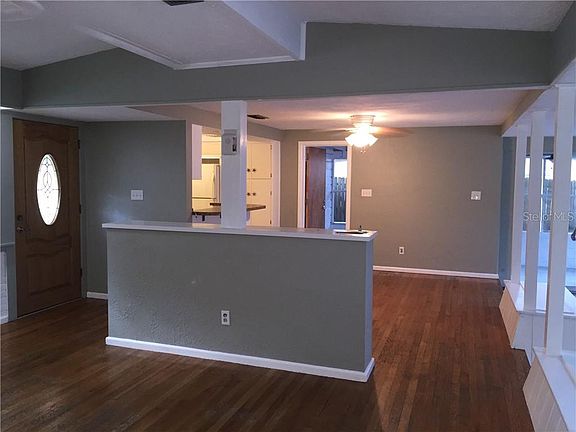 5th image of 1401 Roscomare Ave