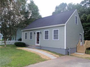 94 Cottonwood Ln, Uncasville, CT 06382