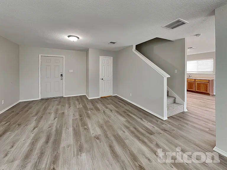 8203 Maple Meadow Dr — Photo 4
