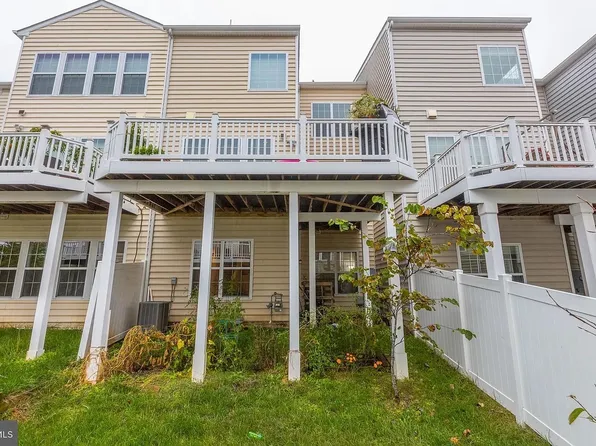 43545 White Cap Ter, Chantilly, VA 20152