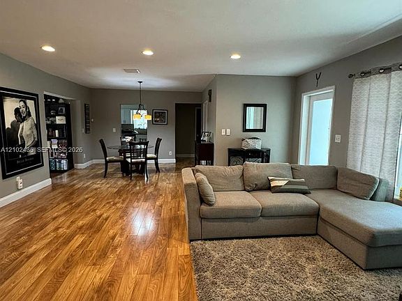 3rd image of 15110 NE 9th Ct