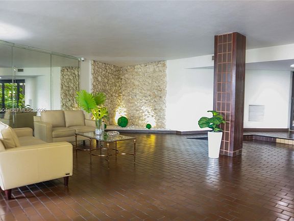 5th image of 13951 Kendale Lakes Cir #310A