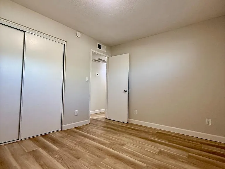 Unit Photo