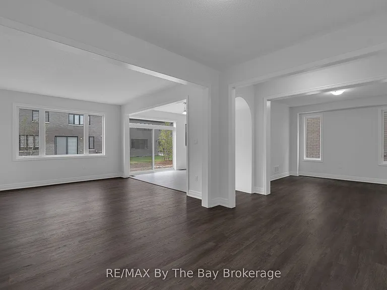 48 Del Ray Cres — Photo 5