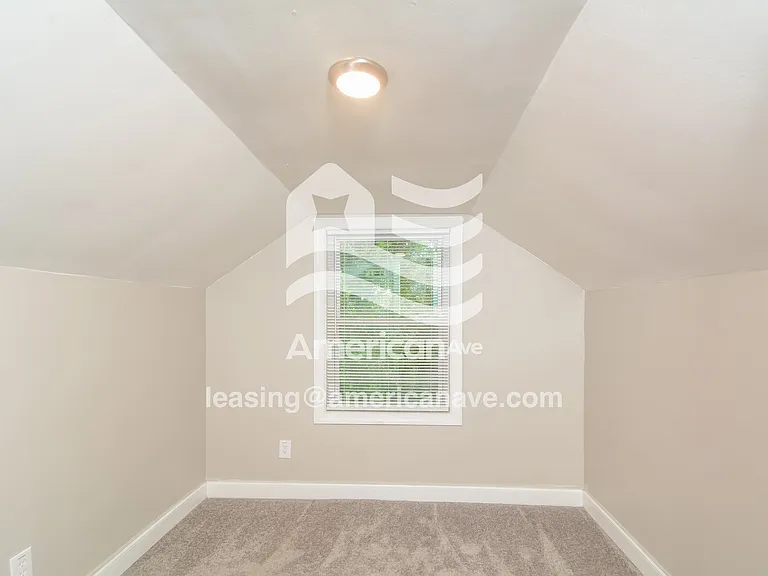 1041945_012_wm_-_bedroom_13155884.jpg