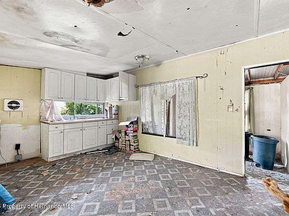 5th image of 13129 Clermont St