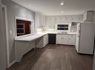 139 7th St, Auburn, ME 04210