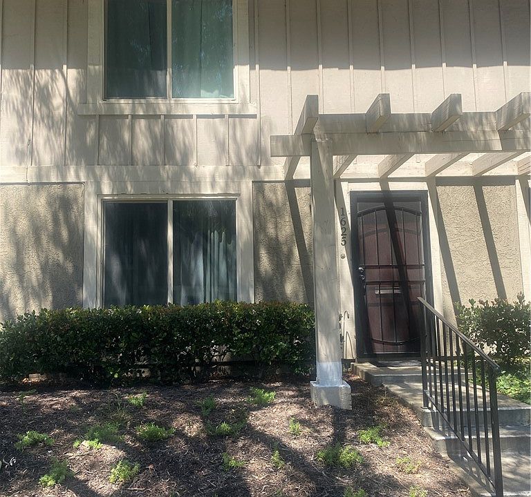 2nd image of 1625 Heather Dr