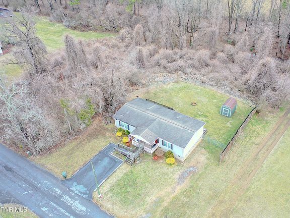 3rd image of 113 Pinecrest Rd