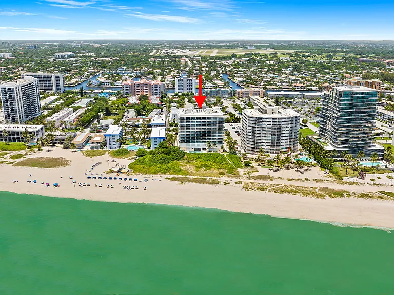 704 N Ocean Blvd — Photo 40