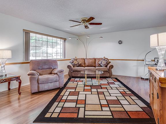 5th image of 10515 W Connecticut Ave