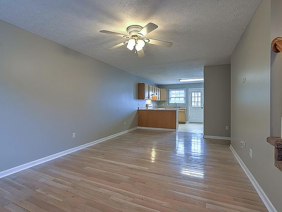4th image of 339 Beaverview Dr #339