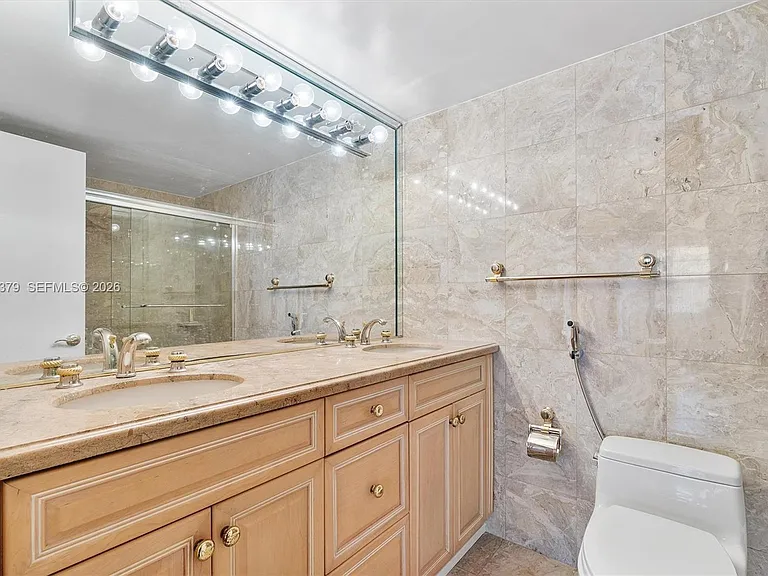 18031 Biscayne Blvd #1401 — Photo 21