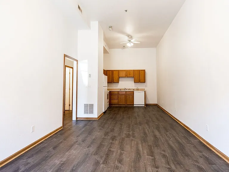 Pinnacle Heights Apartments — Photo 16