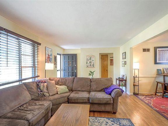 3rd image of 7524-7526 Baltimore Ave