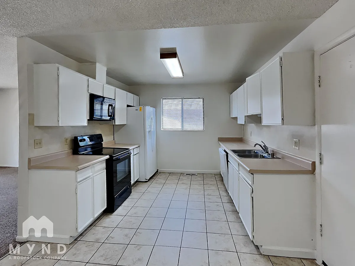 Building Photo - 3270 Probasco Way