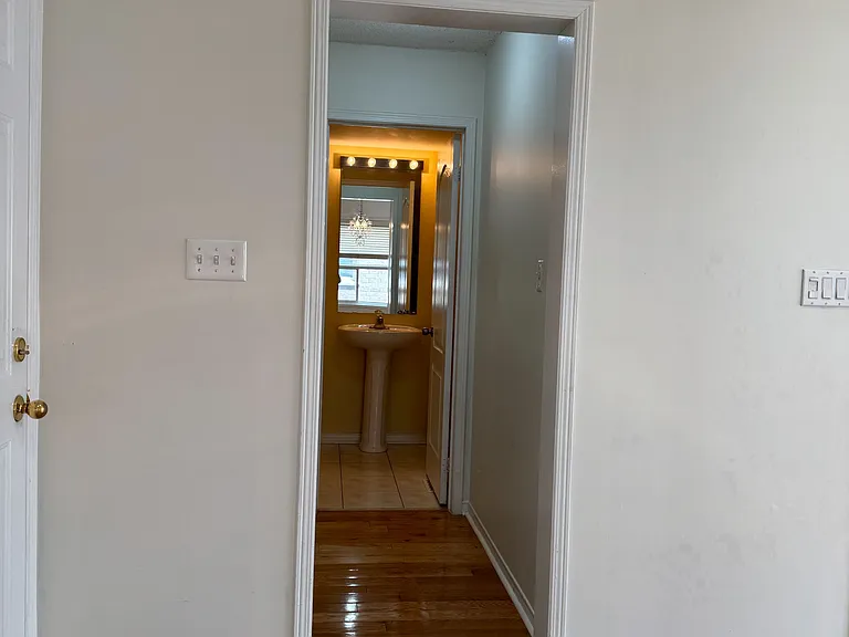 58 Brentcliff Dr #UPPER — Photo 8