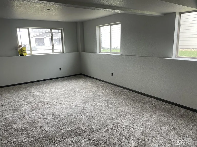 408 Yelner Dr — Photo 10