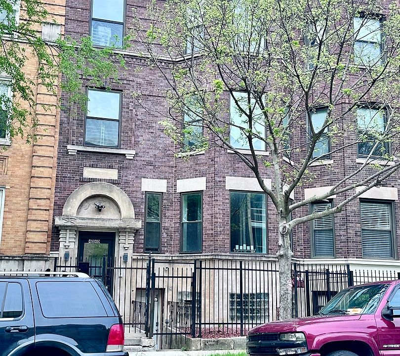 1st image of 4040 S Calumet Ave