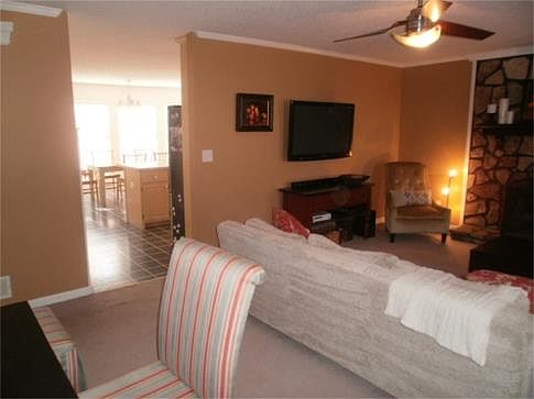 5th image of 60 Harris Dr