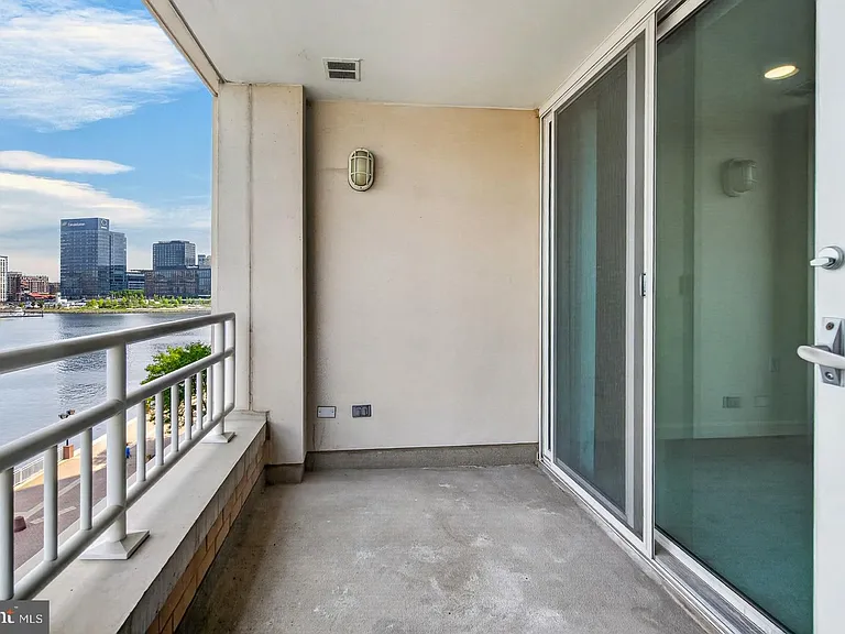 100 Harborview Dr #411 — Photo 11