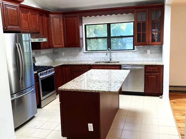 (undisclosed Address), Woodbury, NY 11797