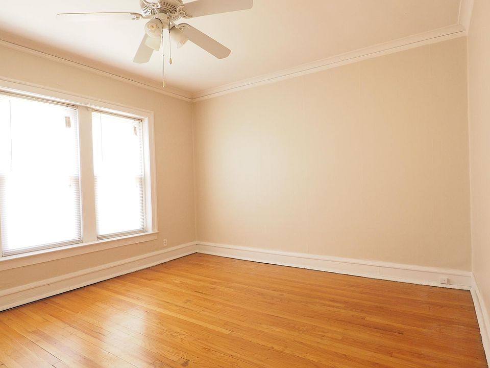 1st image of 1961 W Foster Ave APT 1