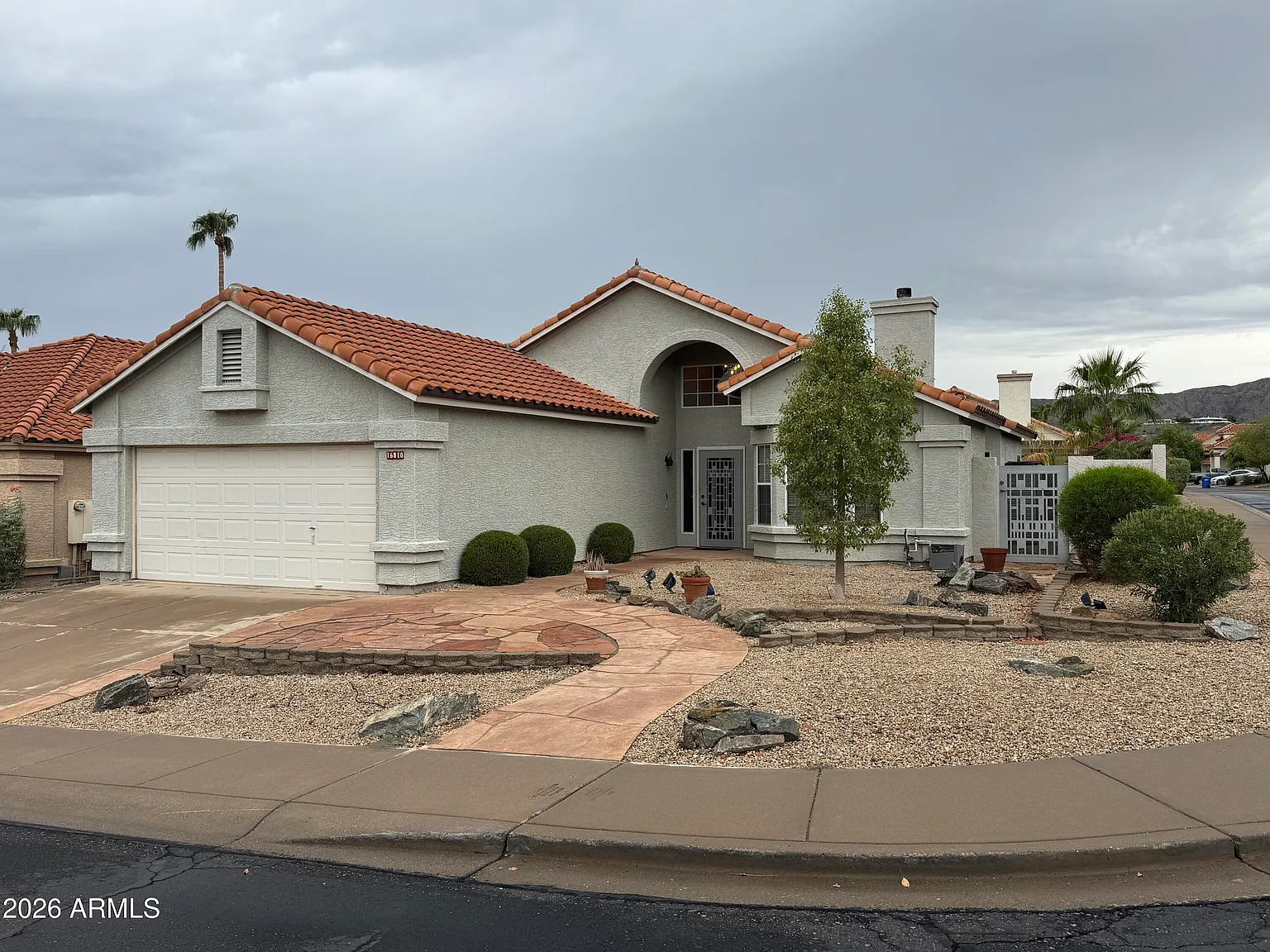 3 bed, 2.0 bath, 1448 sqft, $2,249 — Photo 2