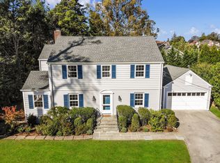 6 Hazel Ln, Larchmont, NY 10538