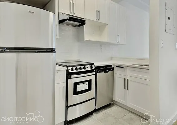 Rented by City Connections Realty | media 37