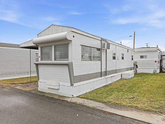 2nd image of 22600 Middlebelt Rd #C03