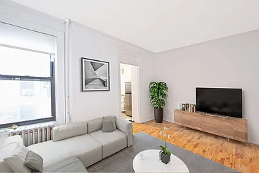 Rented by R New York