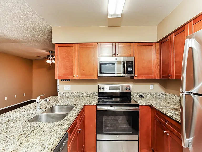 431 Veronica Ave NE — Photo 6