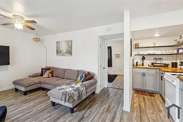 1 bed, 700 sqft, $1,150 — Photo 2