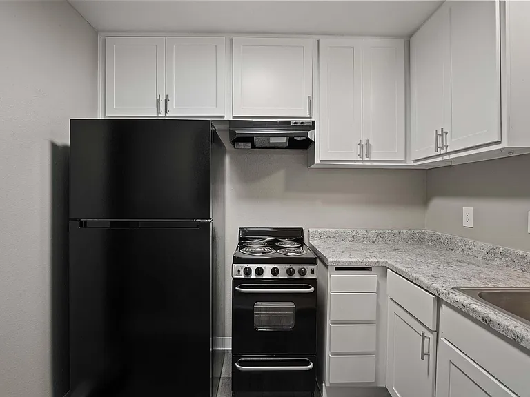 Brookwood Apartments — Photo 22