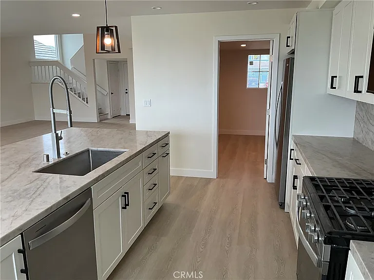 22 Byron Close — Photo 6