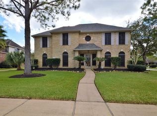 2329 N Lake Front Dr, League City, TX 77573