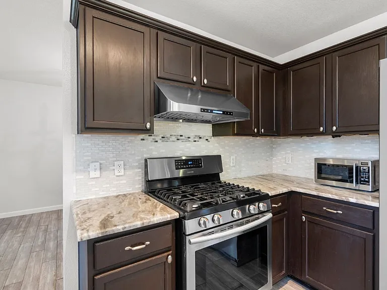 11502 Johnny Weismuller Ln — Photo 12