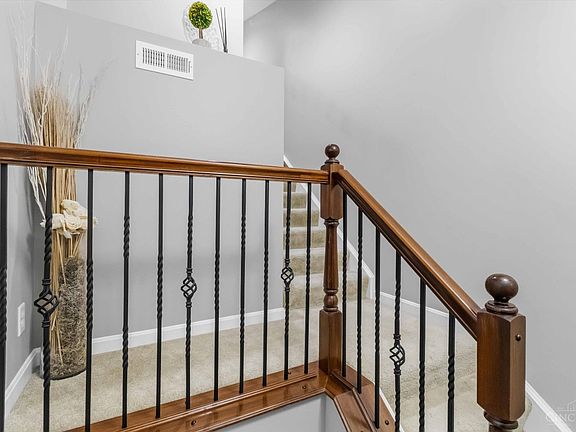 5th image of 1456 Twin Spires Dr