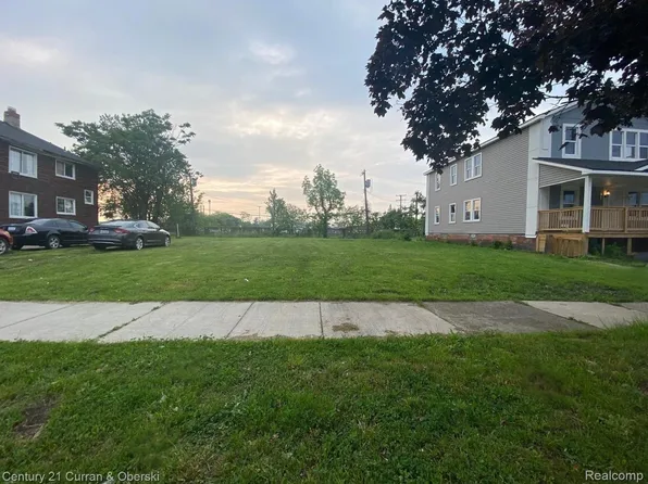 6336 Barlum St, Detroit, MI 48210