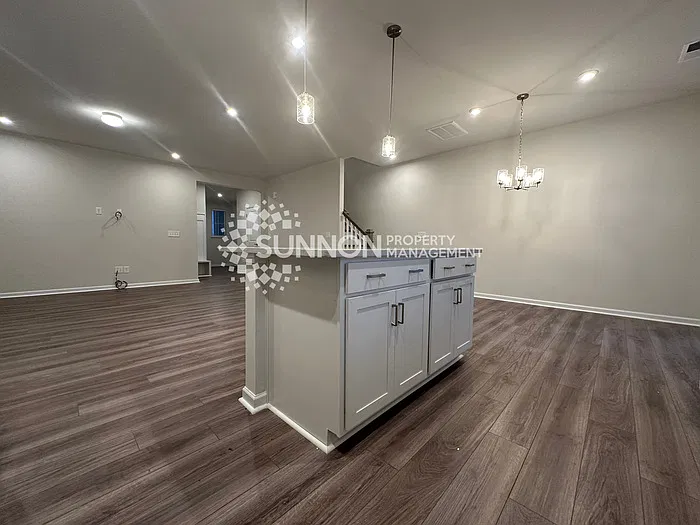 3 bed, 2.5 bath, 1797 sqft, $2,550 — Photo 4