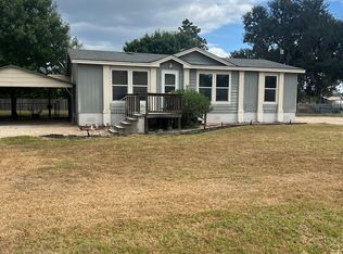 933 Front St, Columbus, TX 78934