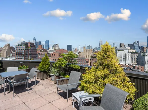 33 Greenwich Avenue 3M image 9 of 9