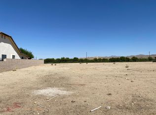 27961 Hummingbird Ln, Helendale, CA 92342