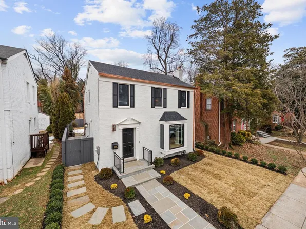 3639 Alton Pl NW, Washington, DC 20008
