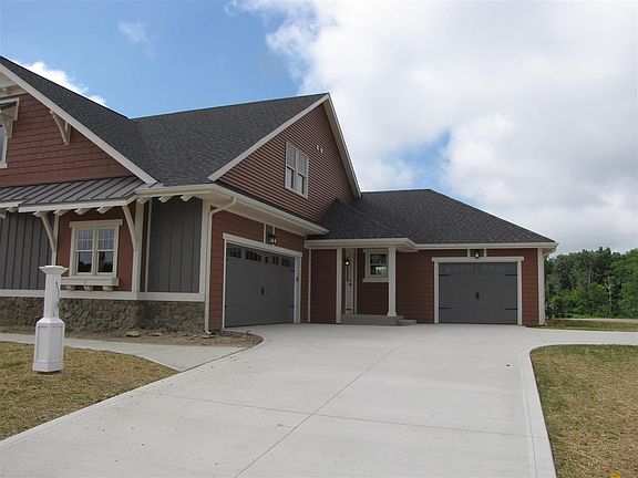 3rd image of 223 Savo Rock Ct