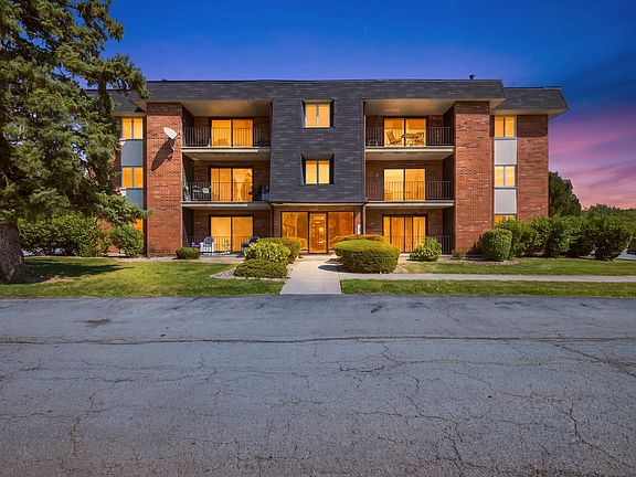 2nd image of 9208 W 140th St APT 2SW